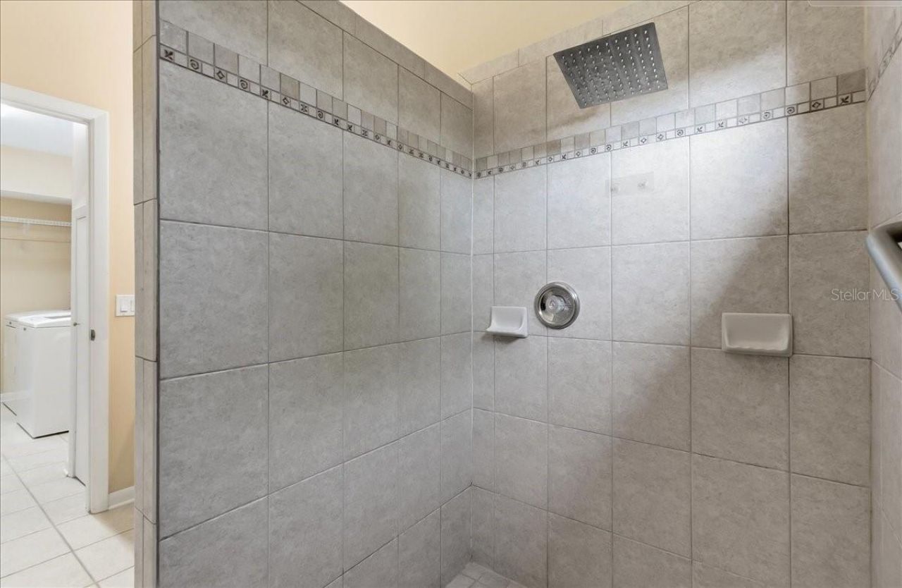 8215 Country Oaks Court, Sarasota, FL 34243 Photo