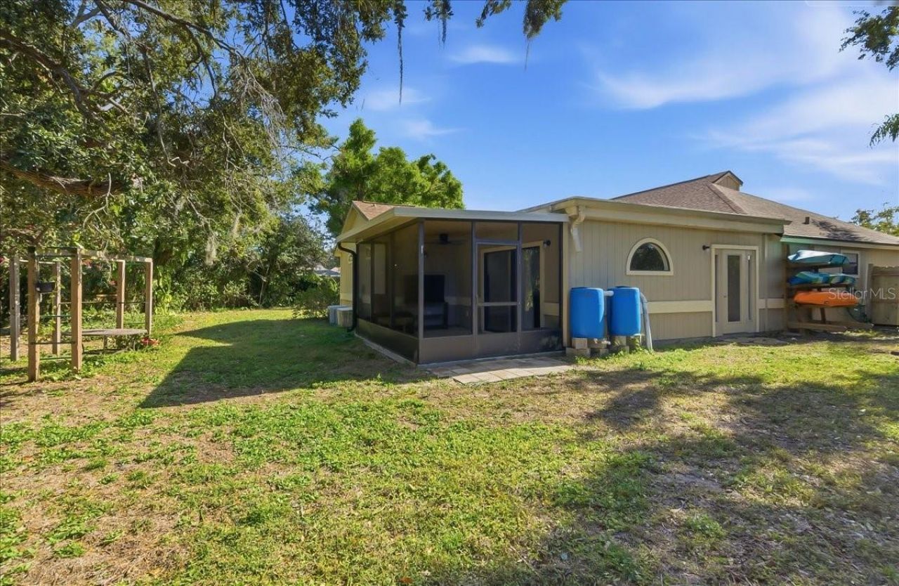 8215 Country Oaks Court, Sarasota, FL 34243 Photo