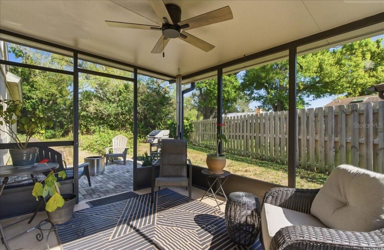 8215 Country Oaks Court, Sarasota, FL 34243 Photo