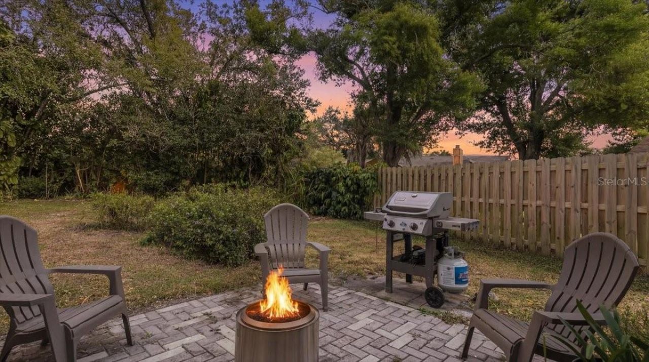 8215 Country Oaks Court, Sarasota, FL 34243 Photo