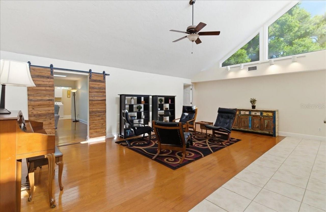 8215 Country Oaks Court, Sarasota, FL 34243 Photo