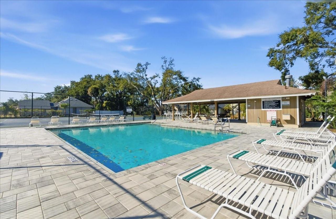 8215 Country Oaks Court, Sarasota, FL 34243 Photo