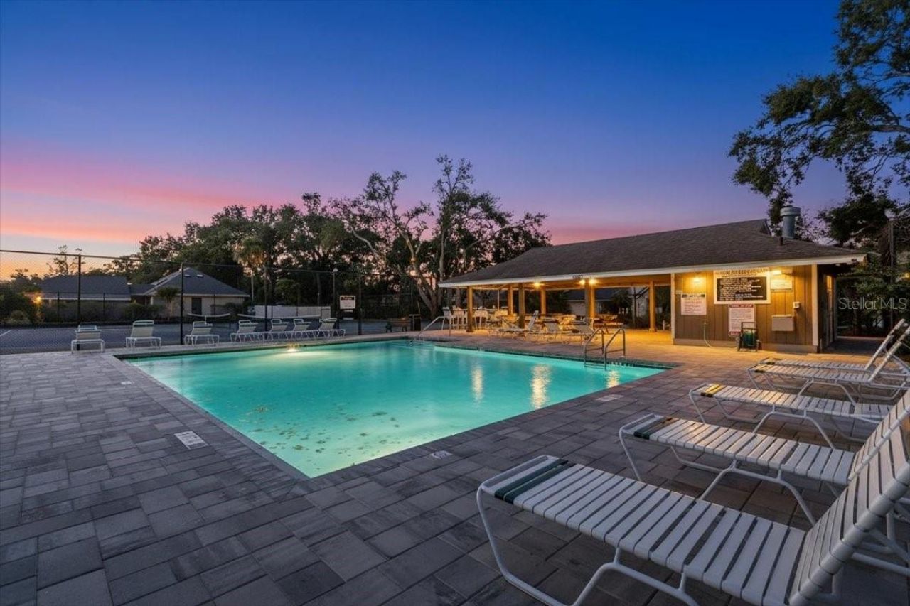 8215 Country Oaks Court, Sarasota, FL 34243 Photo