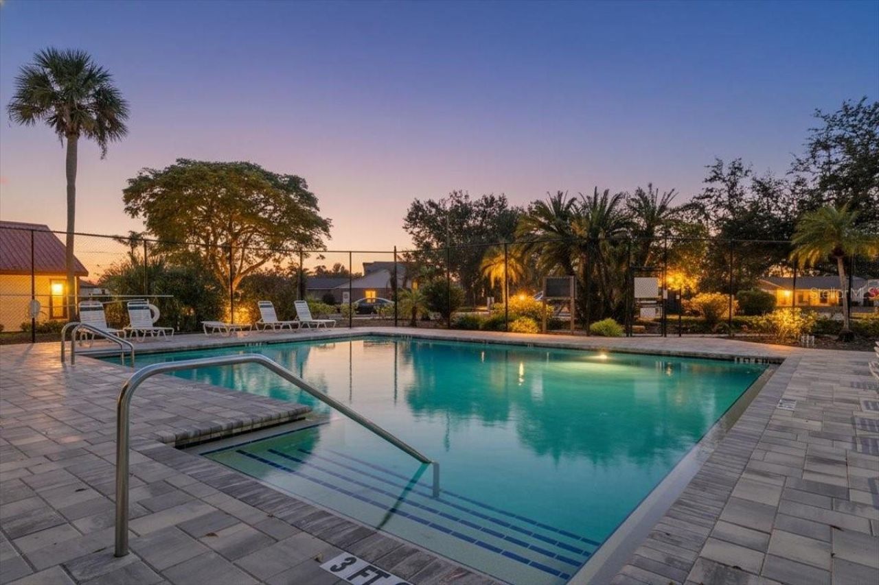 8215 Country Oaks Court, Sarasota, FL 34243 Photo