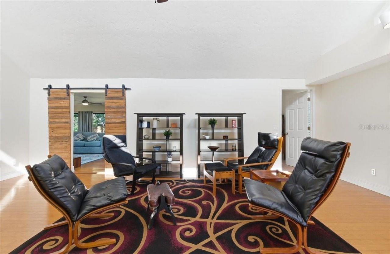 8215 Country Oaks Court, Sarasota, FL 34243 Photo