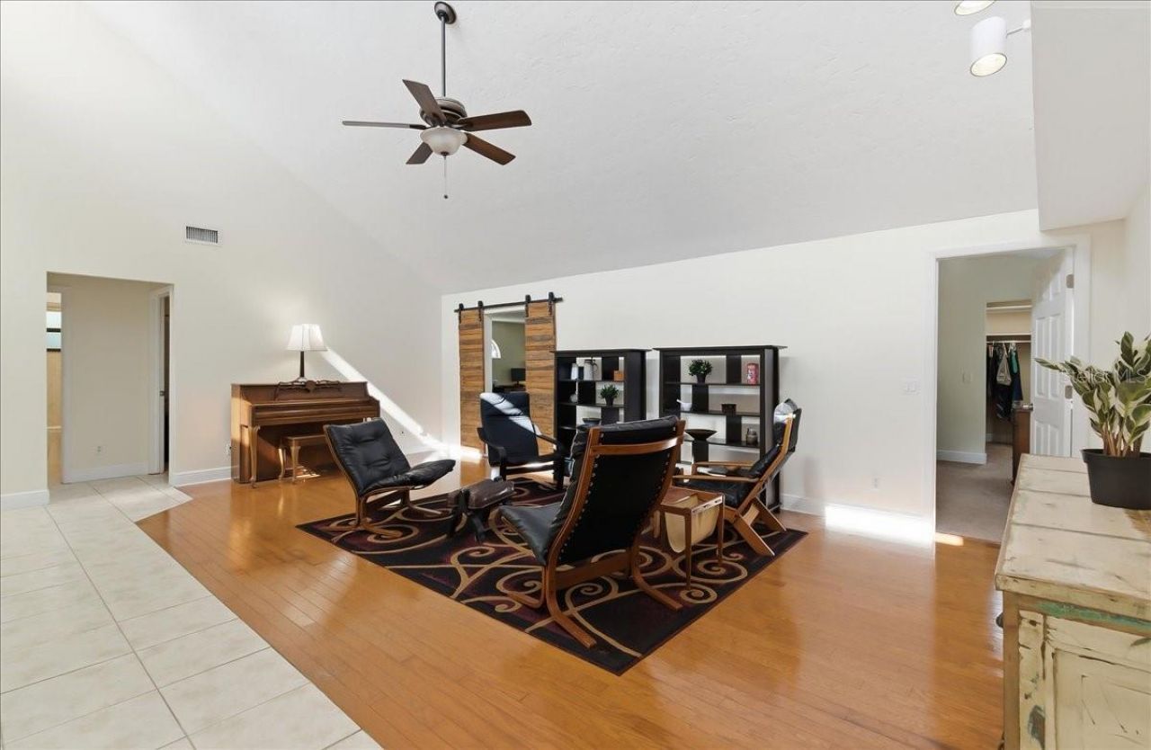 8215 Country Oaks Court, Sarasota, FL 34243 Photo