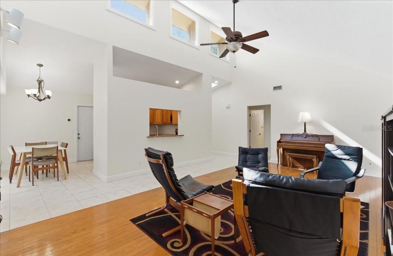 8215 Country Oaks Court, Sarasota, FL 34243 Photo