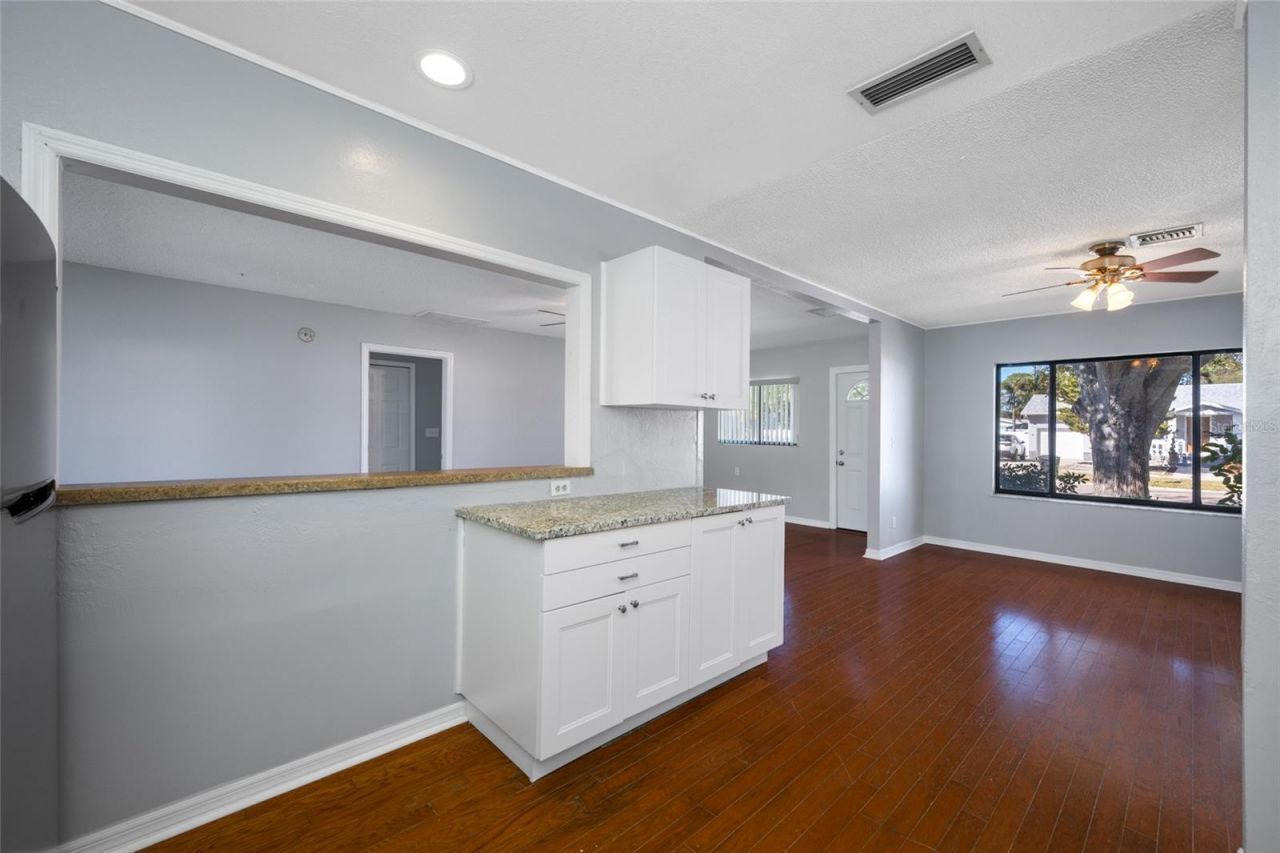 218 80th Avenue N, Saint Petersburg, FL 33702 Photo