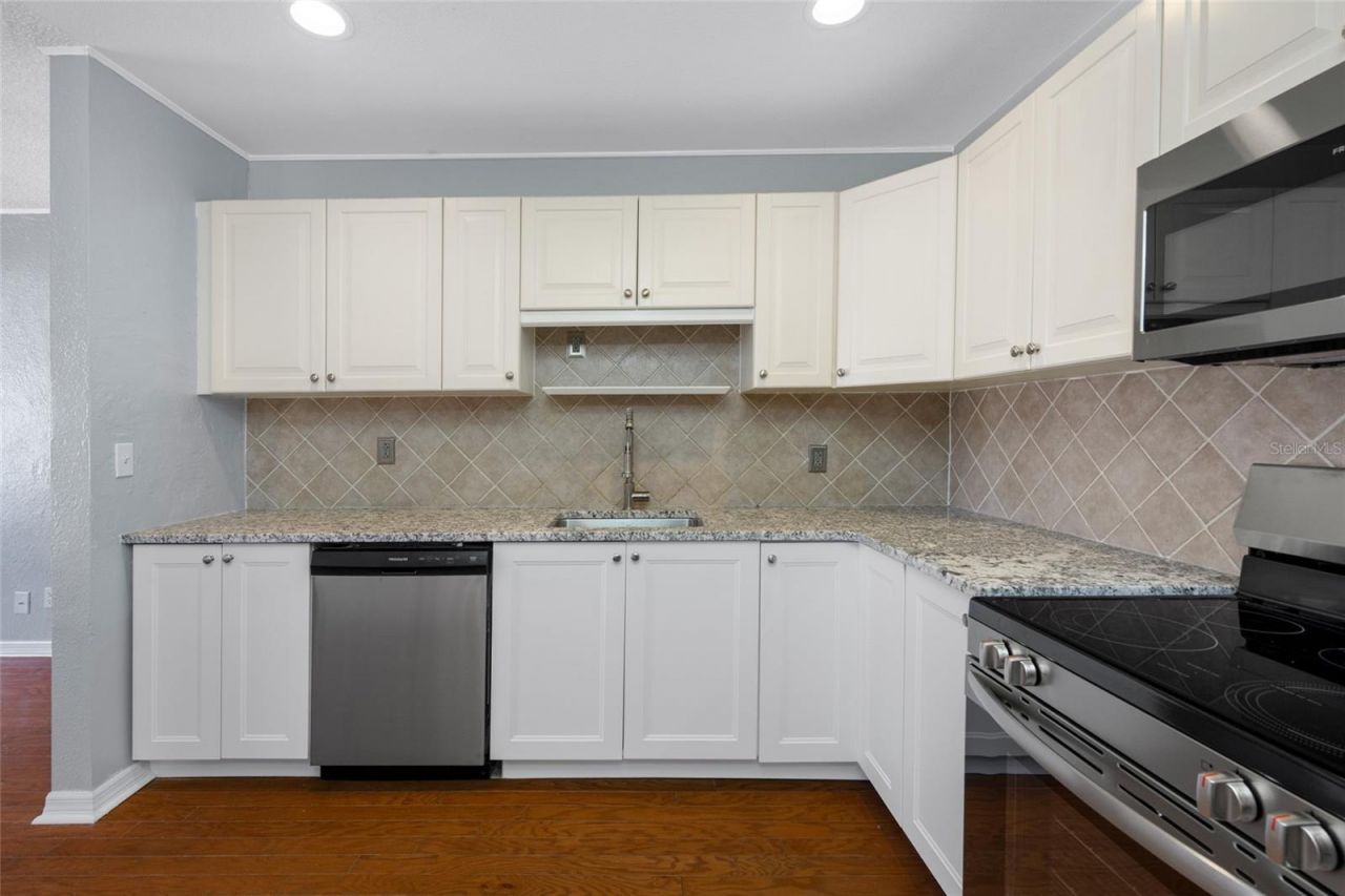 218 80th Avenue N, Saint Petersburg, FL 33702 Photo