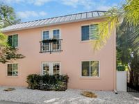 1516 Oak Street Primary Photo