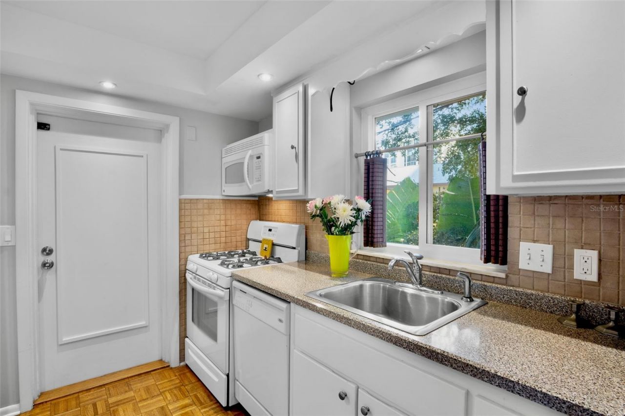 1516 Oak Street, Sarasota, FL 34236 Photo