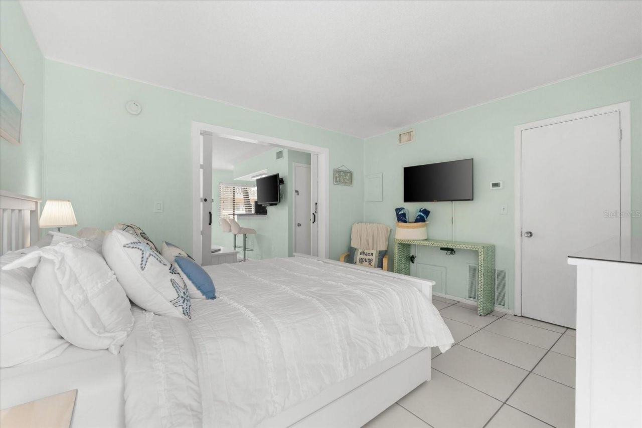 5955 Midnight Pass Road, Unit 4E, Sarasota, FL 34242 Photo