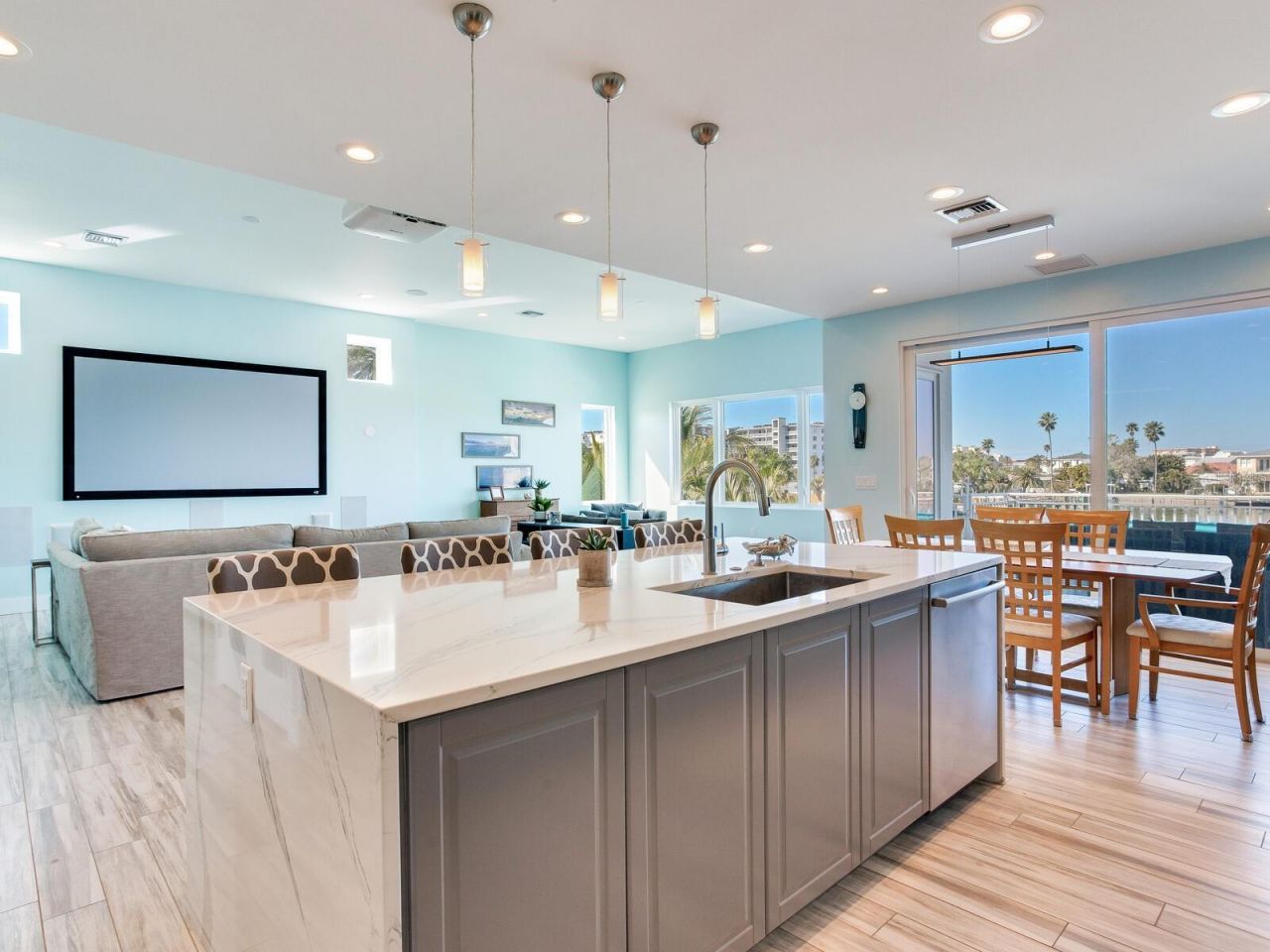 208 171st Avenue E, North Redington Beach, FL 33708 Photo