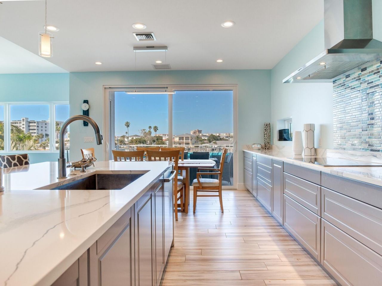 208 171st Avenue E, North Redington Beach, FL 33708 Photo