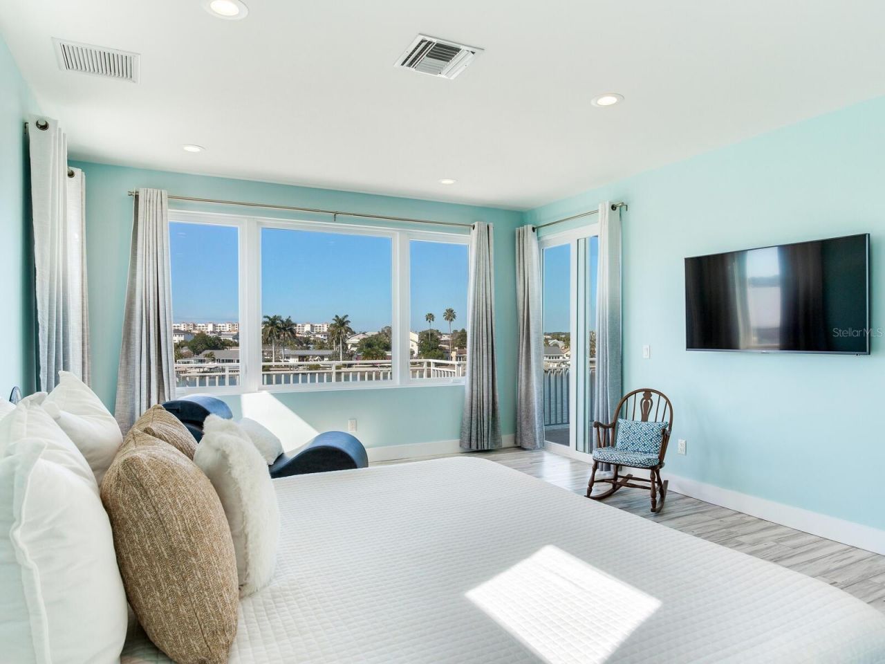 208 171st Avenue E, North Redington Beach, FL 33708 Photo