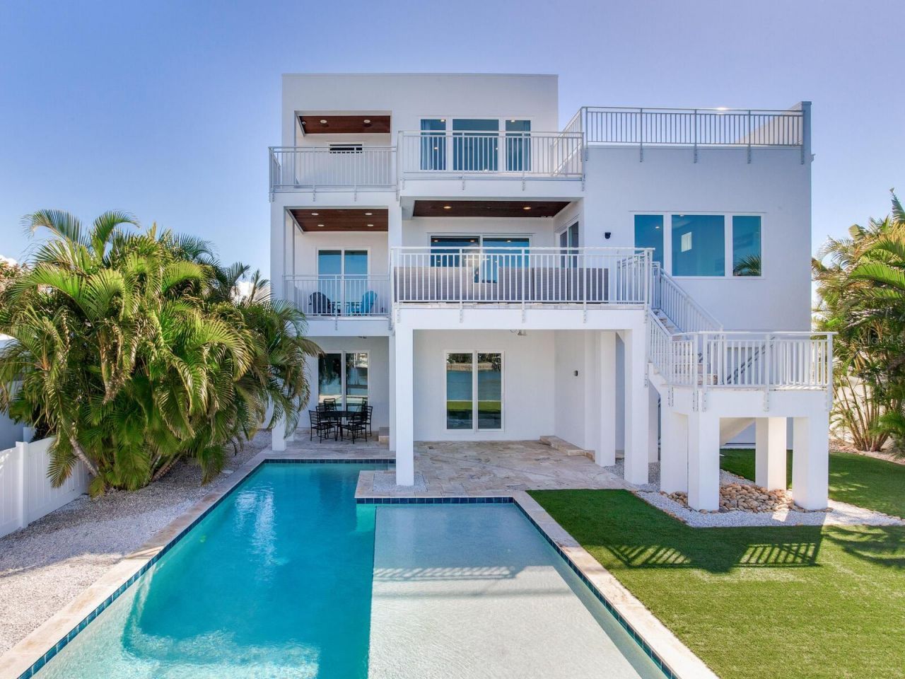 208 171st Avenue E, North Redington Beach, FL 33708 Photo