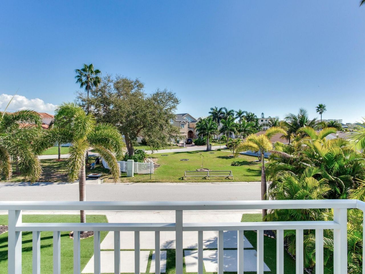 208 171st Avenue E, North Redington Beach, FL 33708 Photo