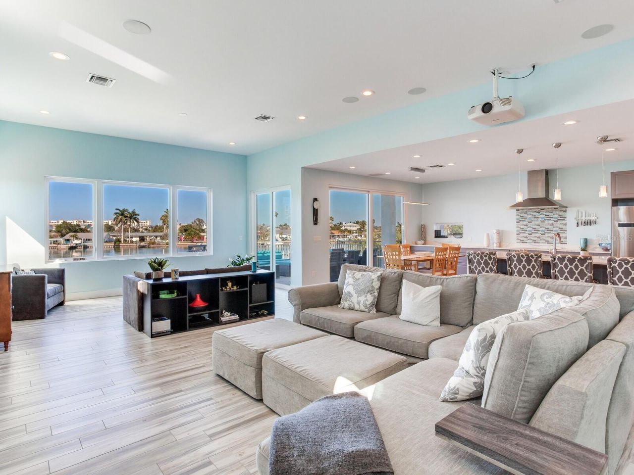 208 171st Avenue E, North Redington Beach, FL 33708 Photo