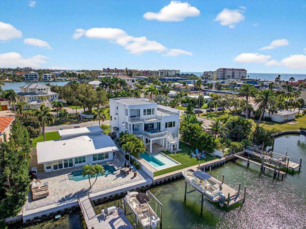 208 171st Avenue E, North Redington Beach, FL 33708 Photo