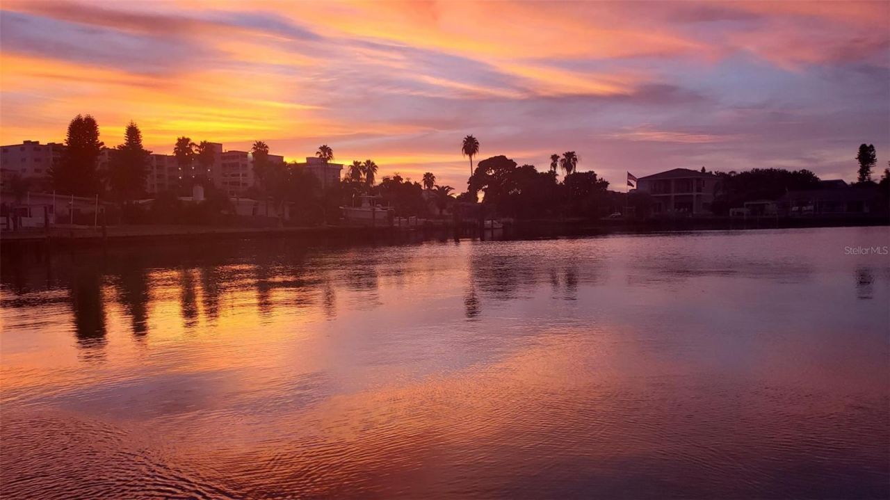 208 171st Avenue E, North Redington Beach, FL 33708 Photo