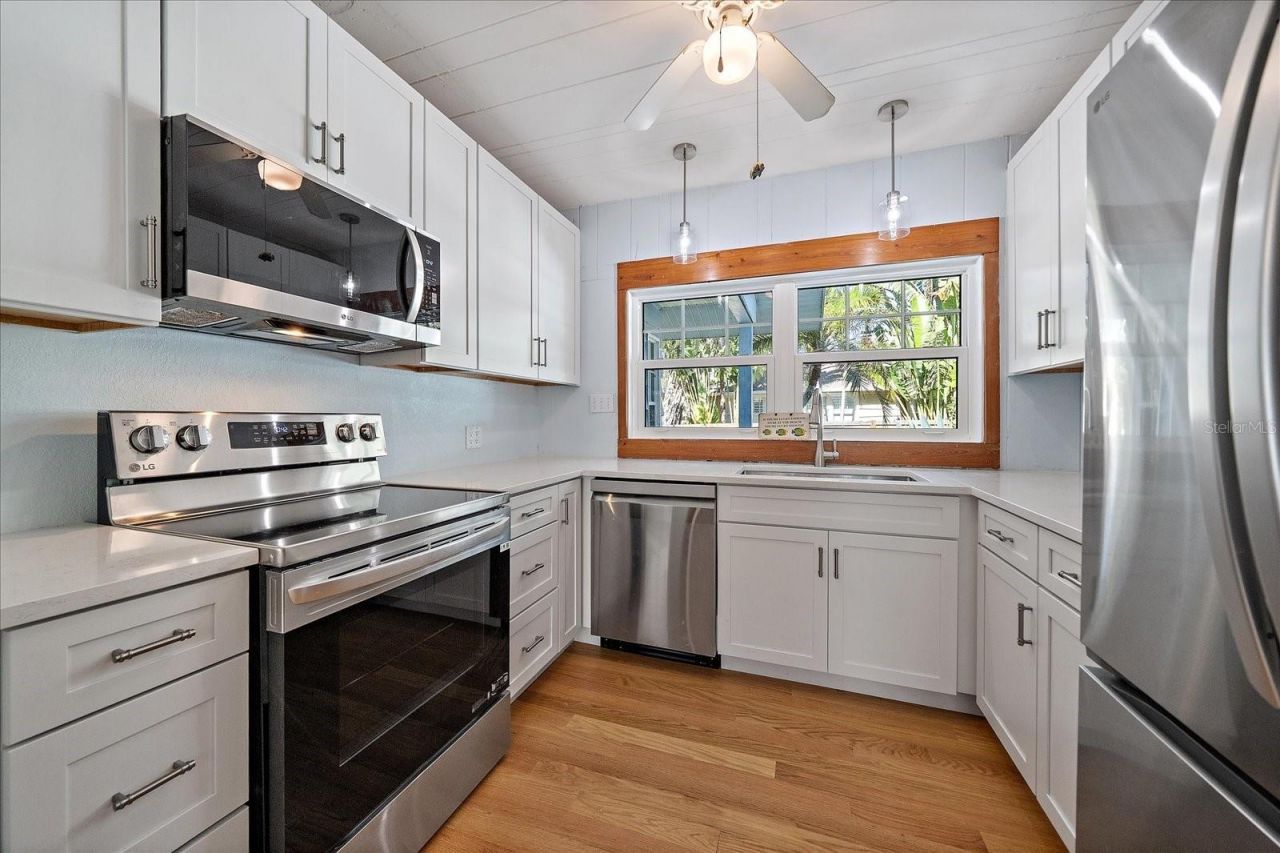 6841 Longboat Drive S, Longboat Key, FL 34228 Photo