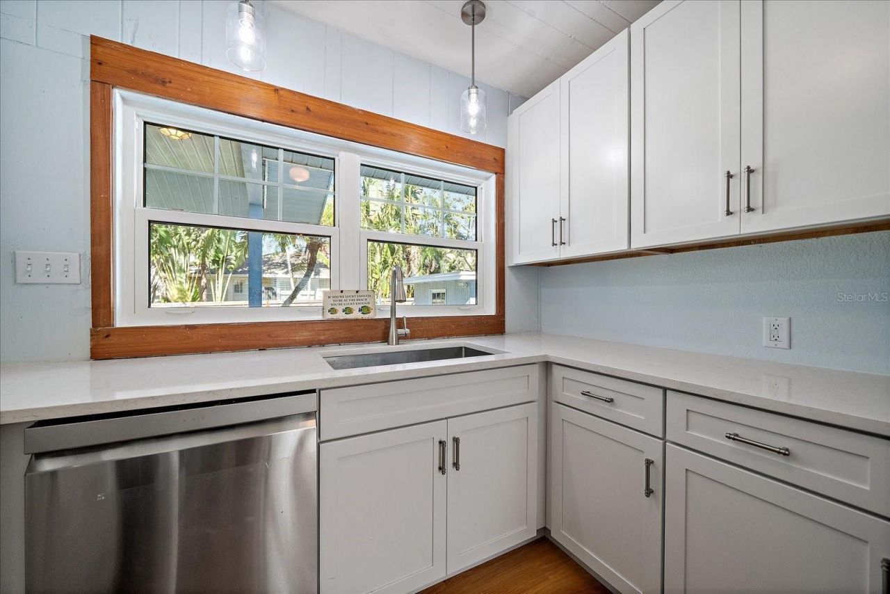 6841 Longboat Drive S, Longboat Key, FL 34228 Photo