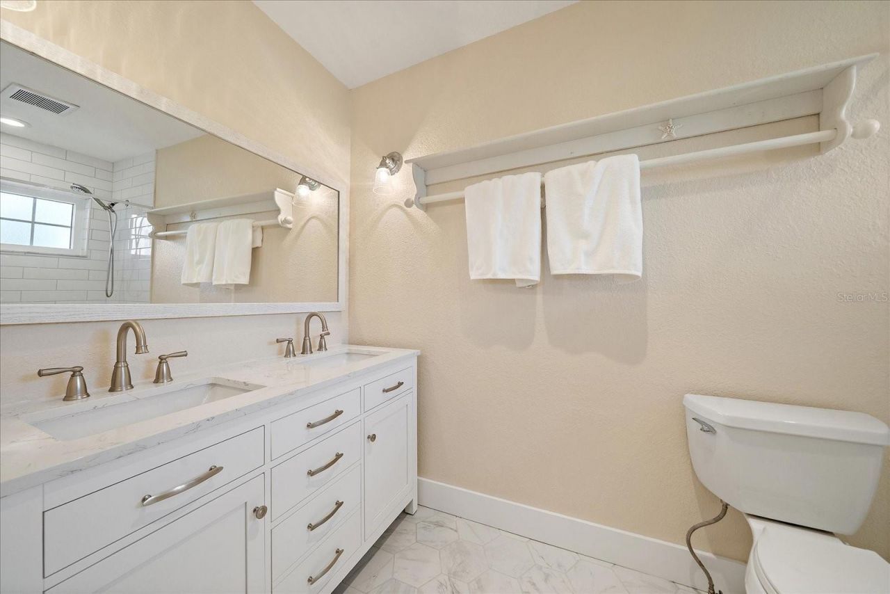 6841 Longboat Drive S, Longboat Key, FL 34228 Photo