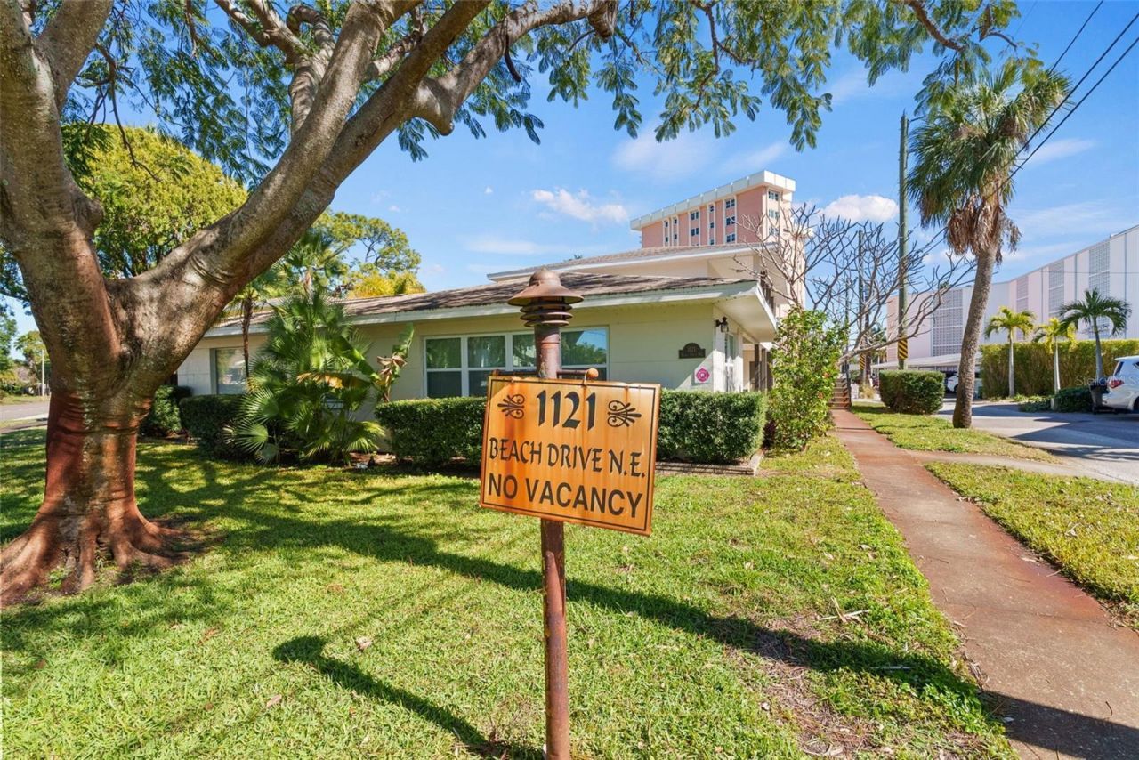 1121 Beach Drive Ne, Saint Petersburg, FL 33701 Photo
