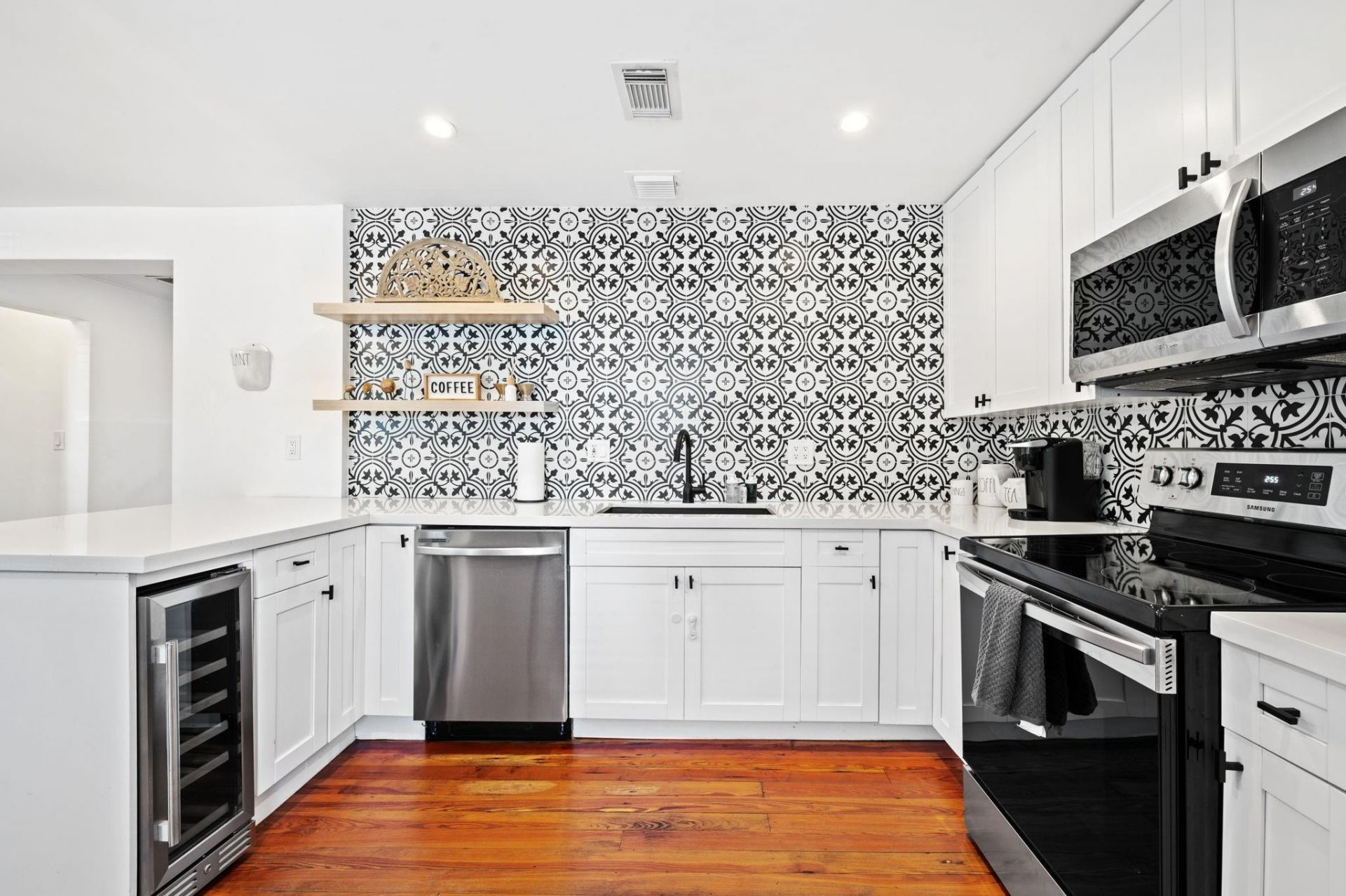 713 NE 17th Road, Fort Lauderdale, FL 33304 Photo