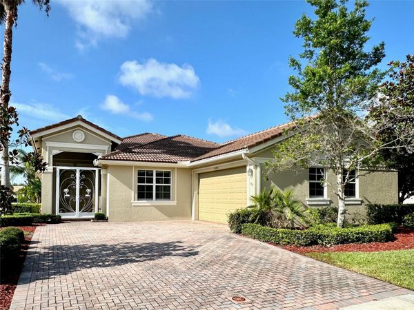 6305 Astor Place, Vero Beach, FL 32966