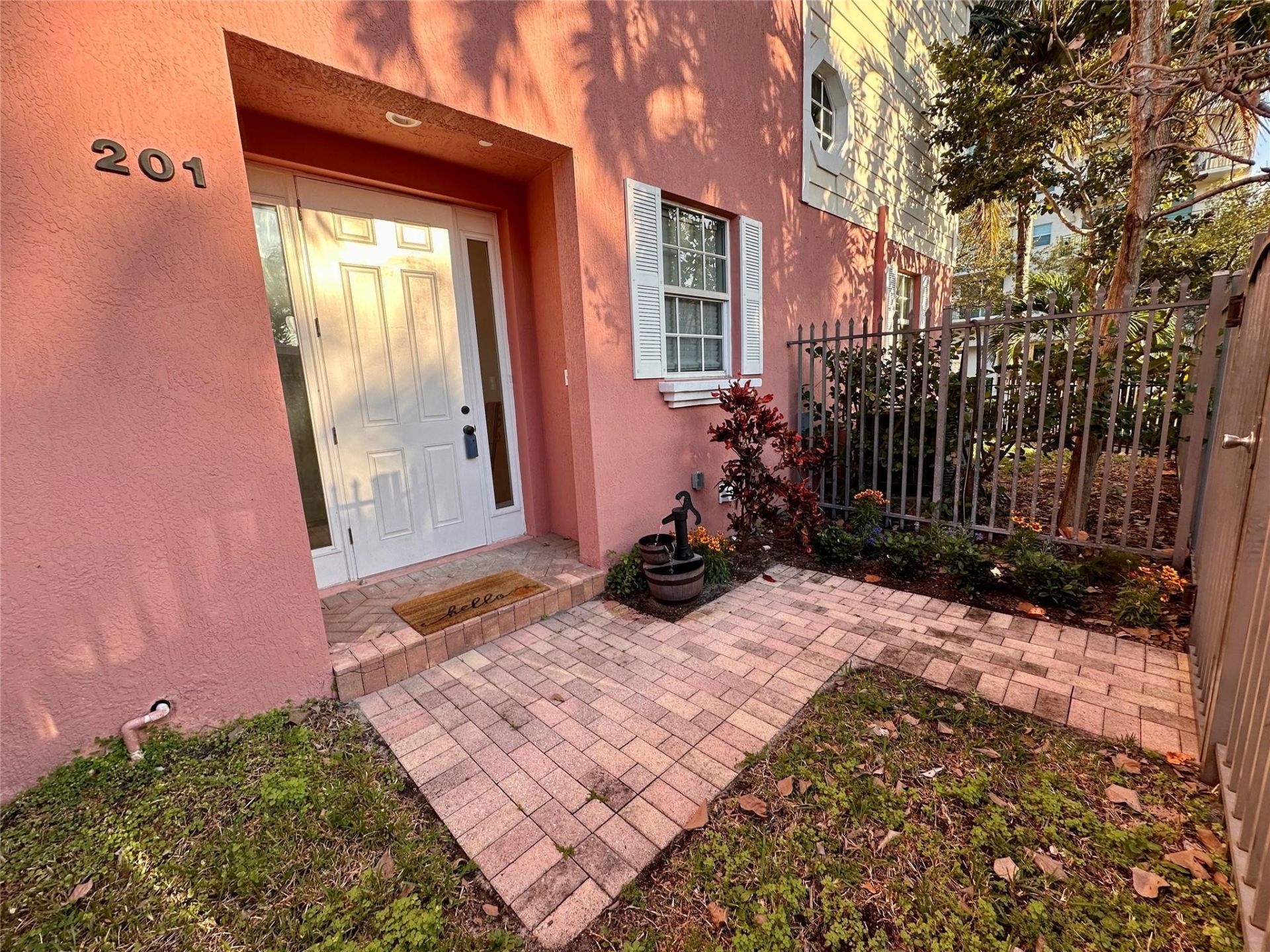 3213 NE 5th Street, Unit 201, Pompano Beach, FL 33062 Photo