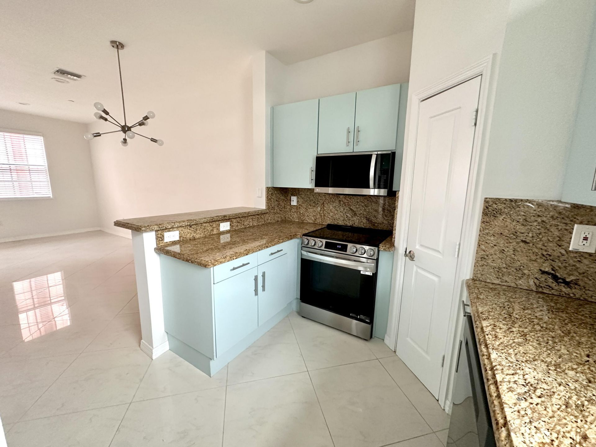 3213 NE 5th Street, Unit 201, Pompano Beach, FL 33062 Photo