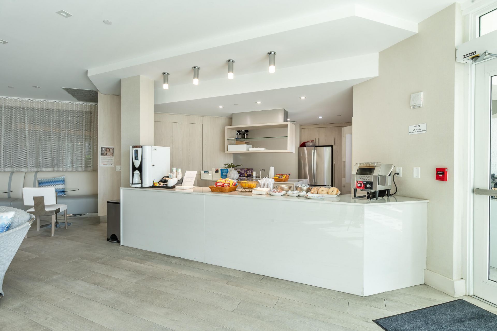 300 SE 5th Avenue, Unit 6110, Boca Raton, FL 33432 Photo