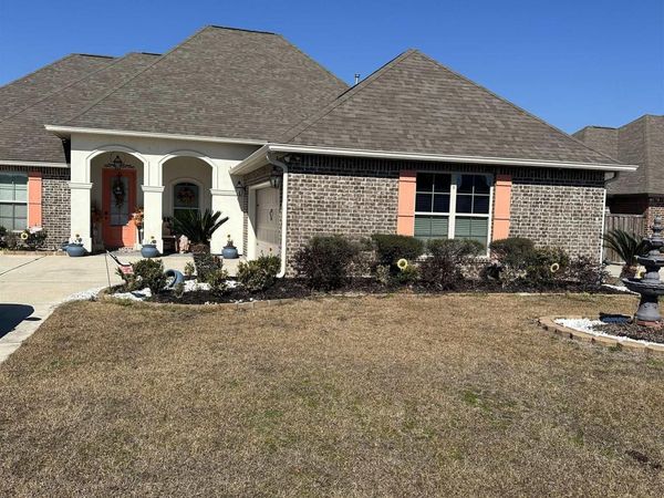 20259 Long Lake Dr, Hammond, LA 70403