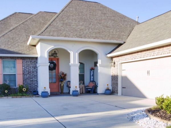 20259 Long Lake Dr, Hammond, LA 70403