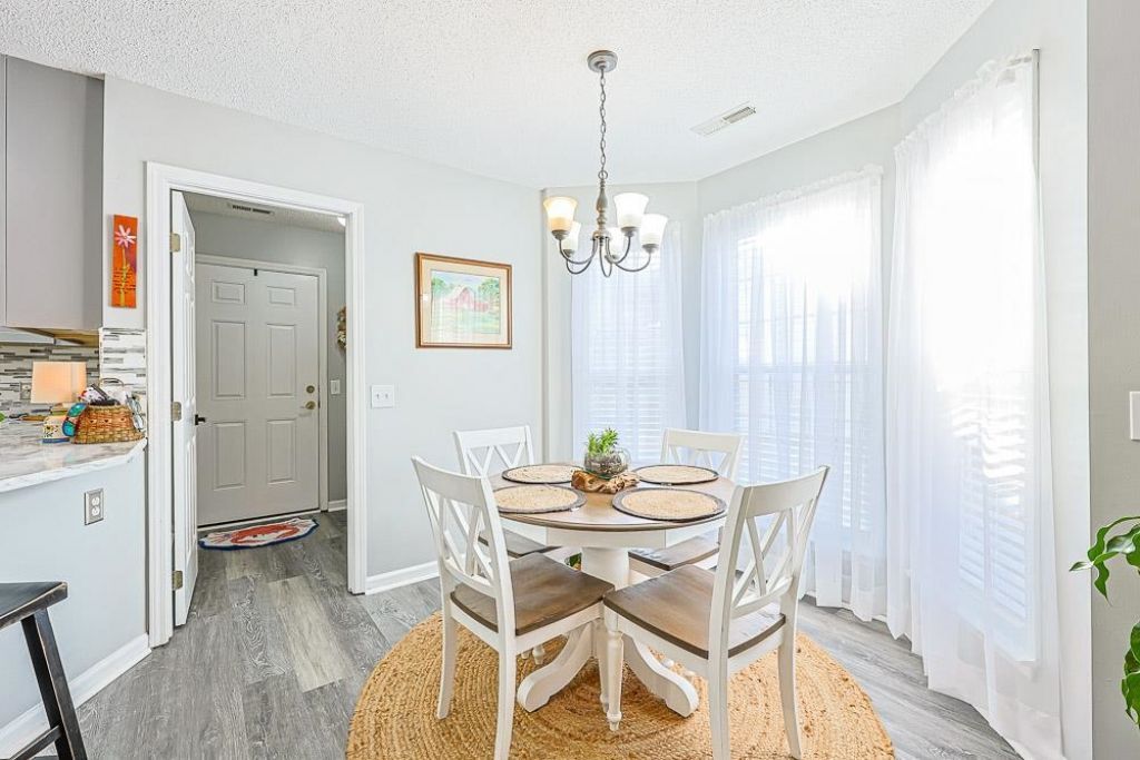 1088 Vestry Dr. Photo 10