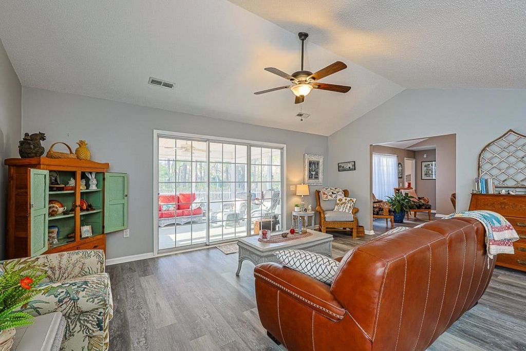 1088 Vestry Dr. Photo 17