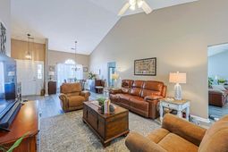 1088 Vestry Dr. photo 4