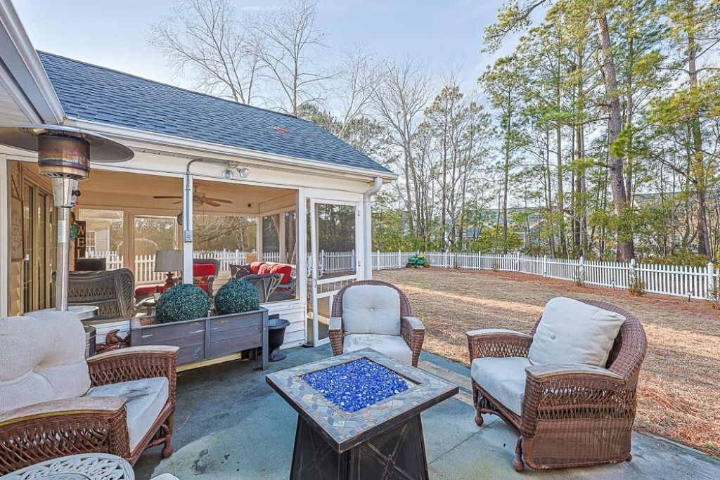 1088 Vestry Dr. Photo 32