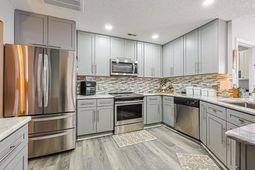 1088 Vestry Dr. photo 4