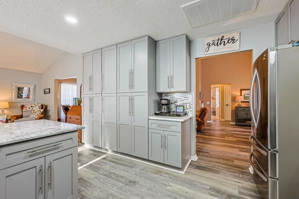 1088 Vestry Dr. Photo 7