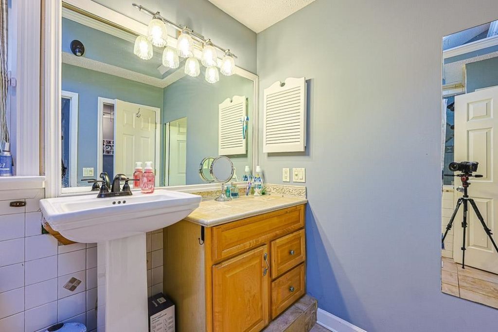 95 Channing Dr. Photo 13