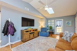 95 Channing Dr. photo 4