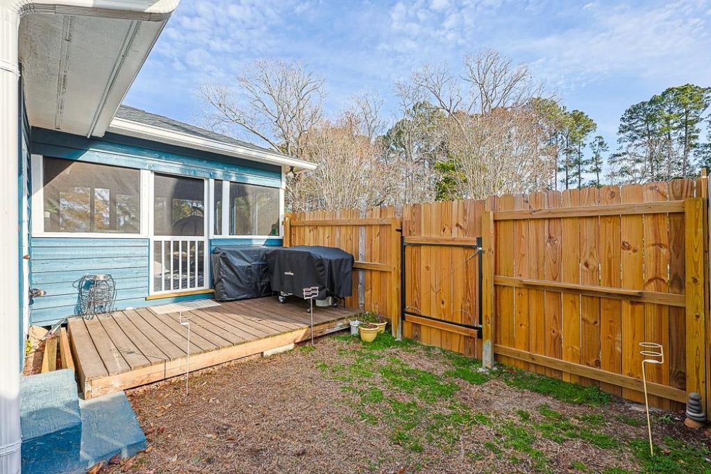 95 Channing Dr. Photo 23