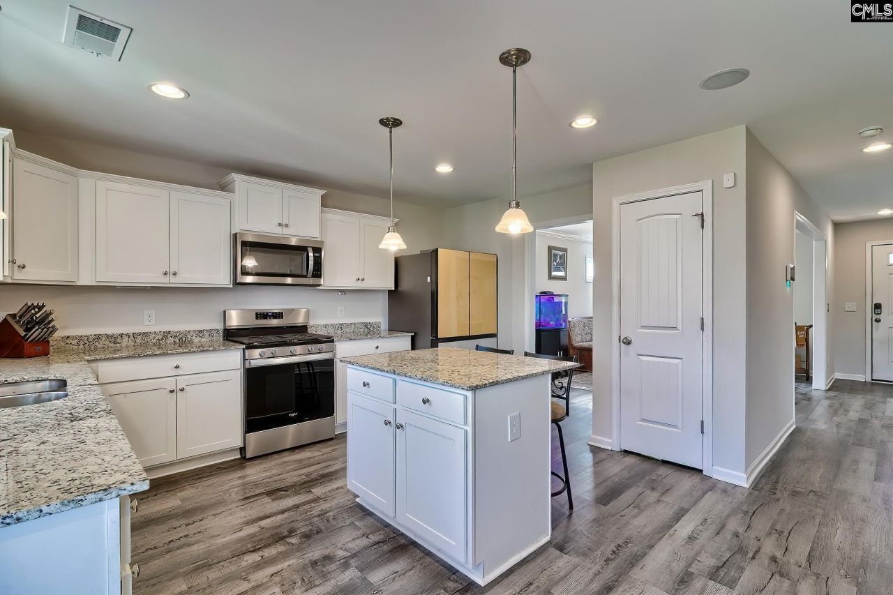 14 Manchurian Court  Photo 10