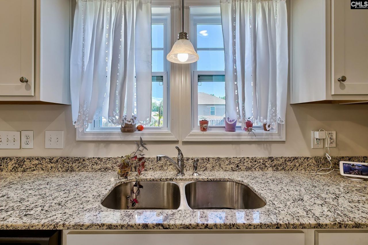 14 Manchurian Court  Photo 11