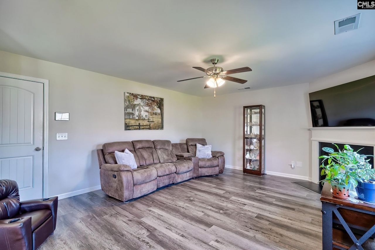 14 Manchurian Court  Photo 13