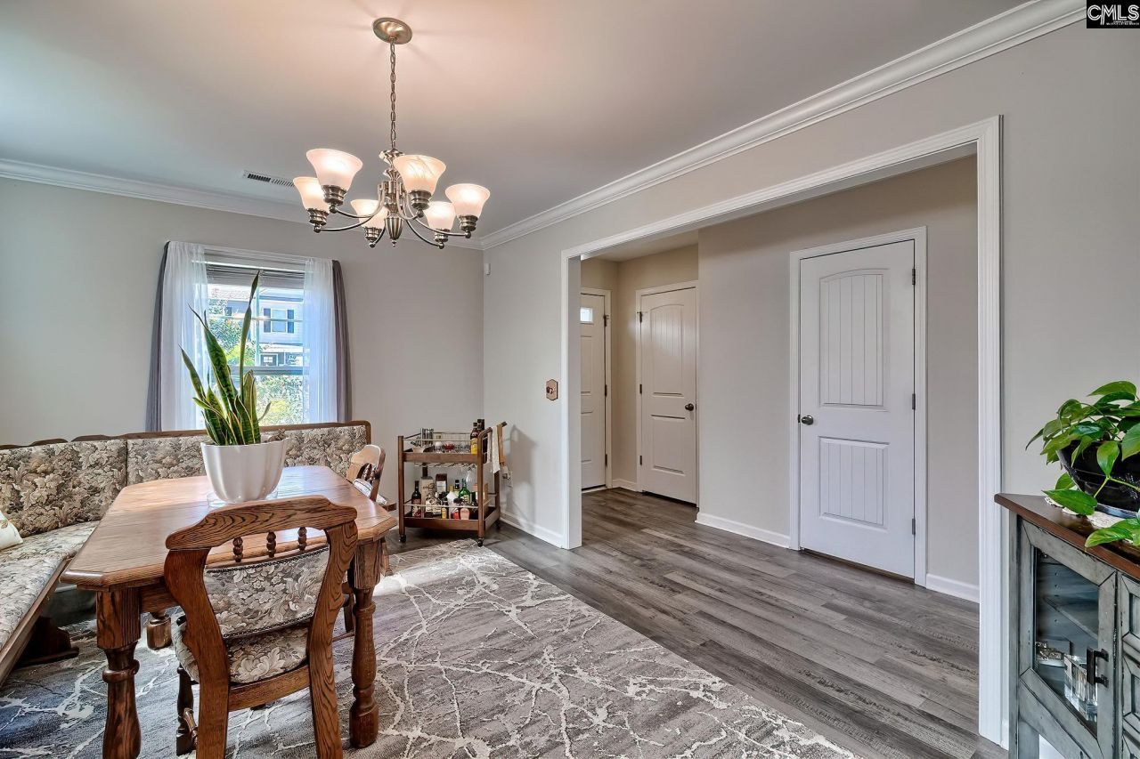 14 Manchurian Court  Photo 5