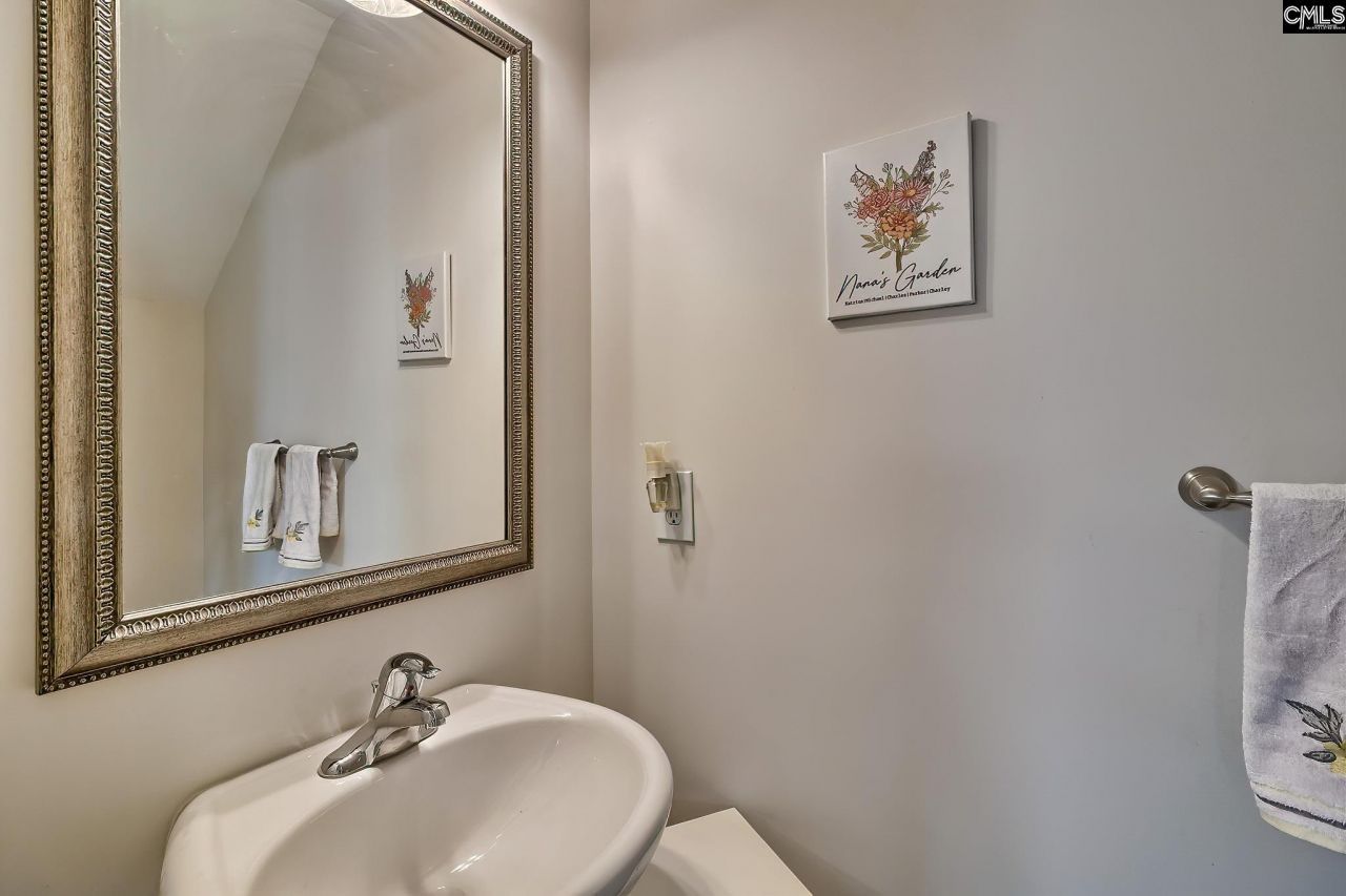 14 Manchurian Court  Photo 7