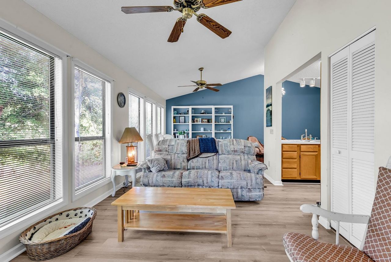 859 Tall Oaks Ct. Photo 13